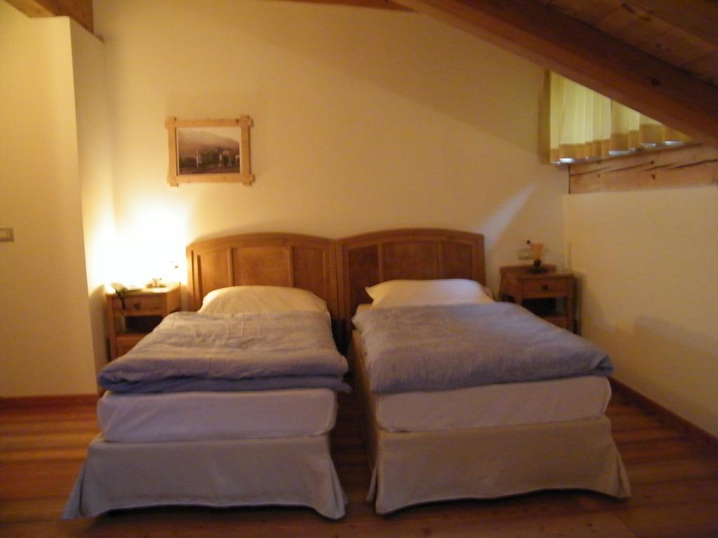 Fattoria Meneguto Agriturismo Degasper Giorgio Cortina dʼAmpezzo Szoba fotó
